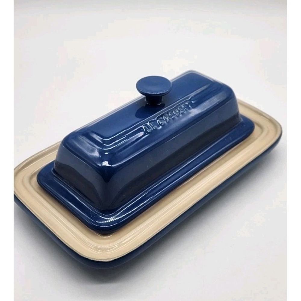 Le Creuset Signature Enamel Stoneware Ceramic Butter Dish Blue 17-25 7.5" x 4.25 - Picture 3 of 9
